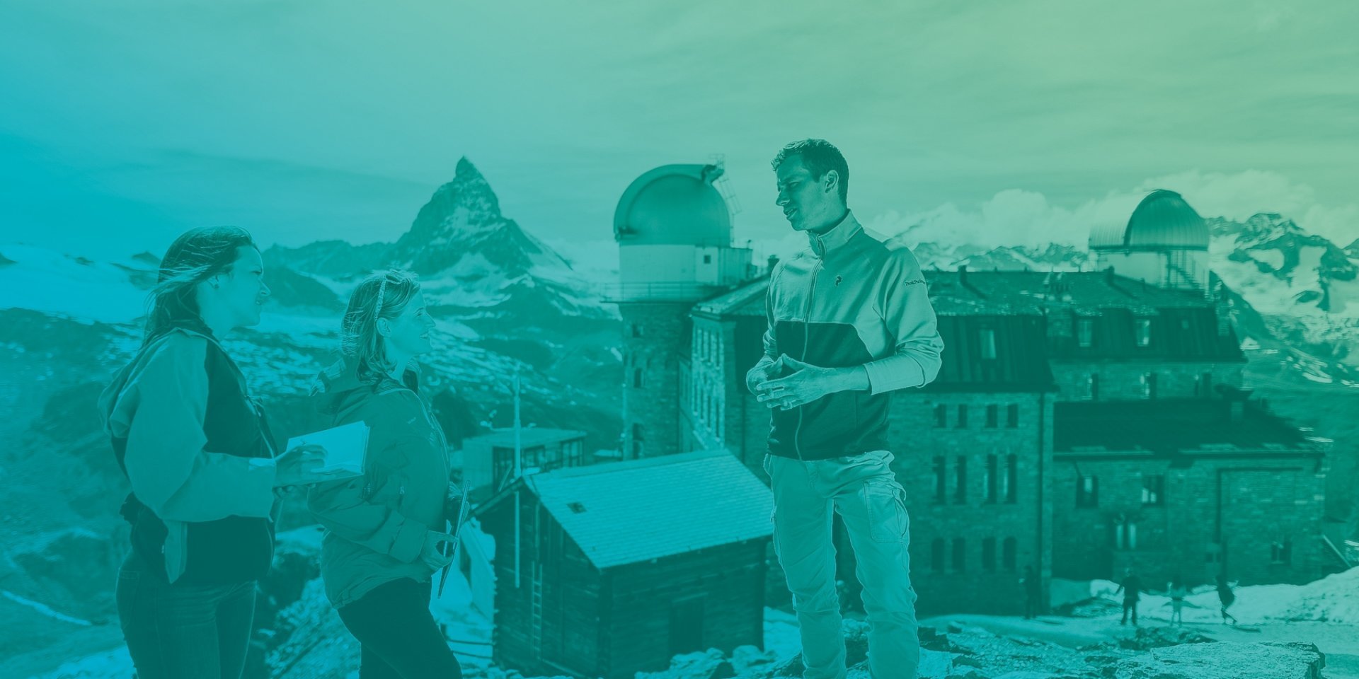 Bachelor in Tourismus im Wallis, einzigartig in der Schweiz, bietet ein mehrsprachiges Studium (FR/DE/EN) mit Schwerpunkt auf Nachhaltigkeit und Digitalisierung und bildet zukünftige Führungskräfte im Tourismus- und Dienstleistungssektor aus. Bachelor of Science HES-SO (BSc) in Tourismus